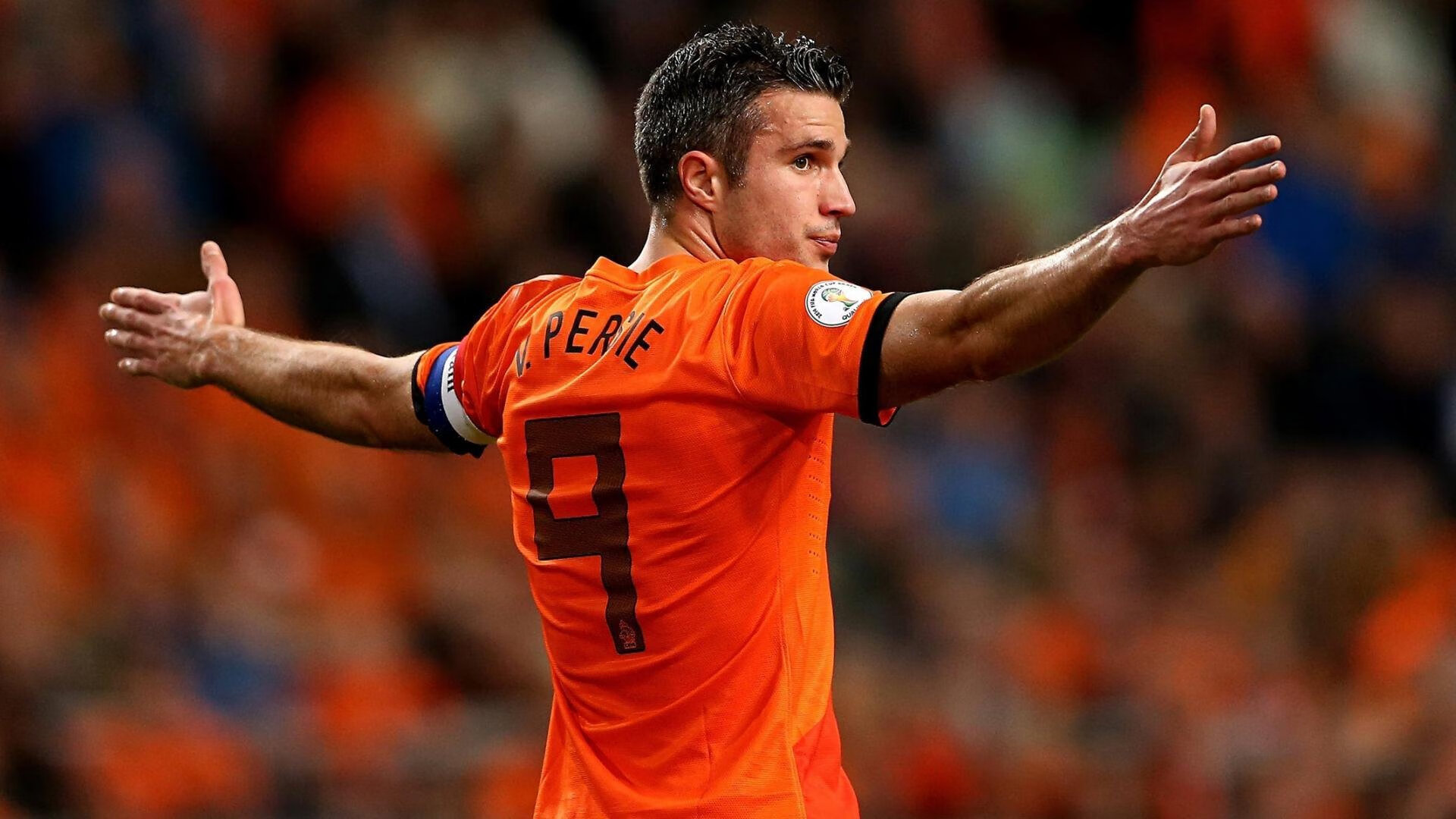 世界杯：女裁判团队执法男子正赛多场 打破固有偏见